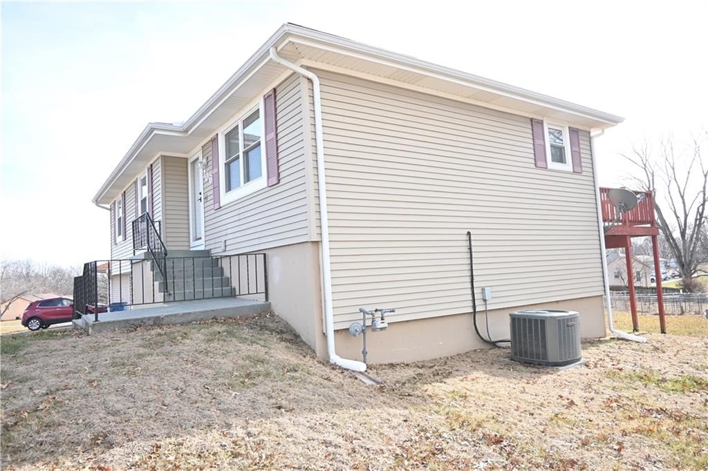 706 Britany Drive — photo 3
