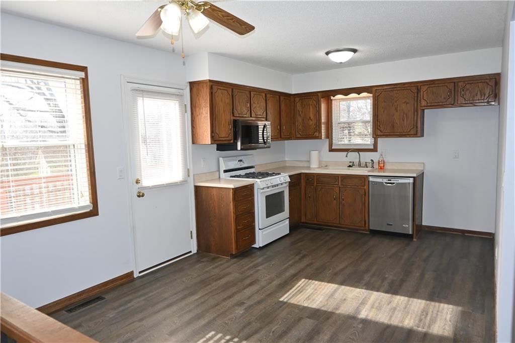 706 Britany Drive — photo 35