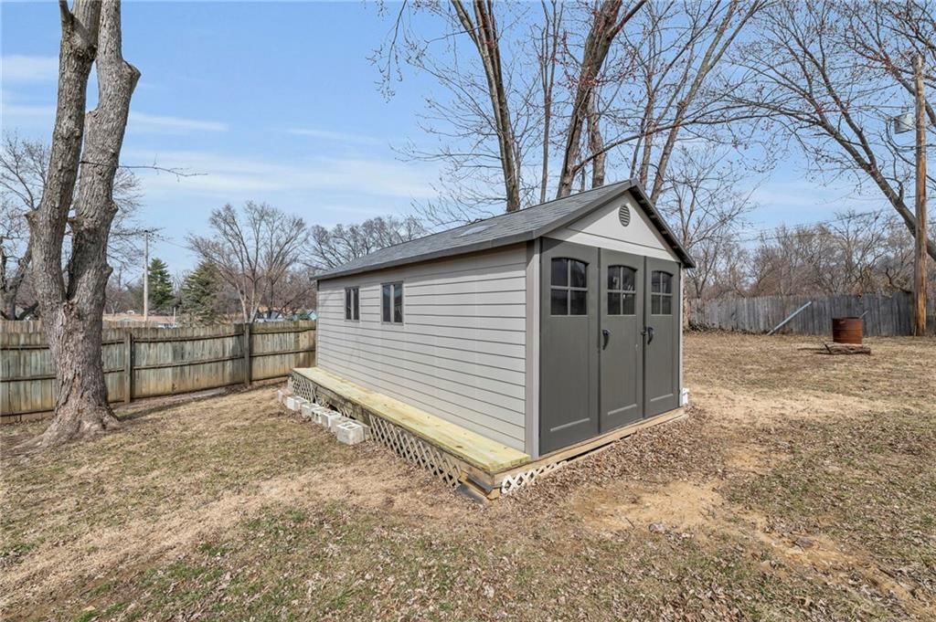 6709 NW Hilldale Drive — photo 32