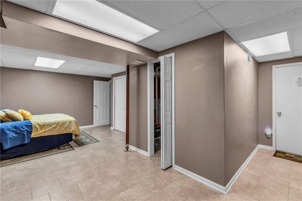 8710 N Wayland Avenue — photo 23