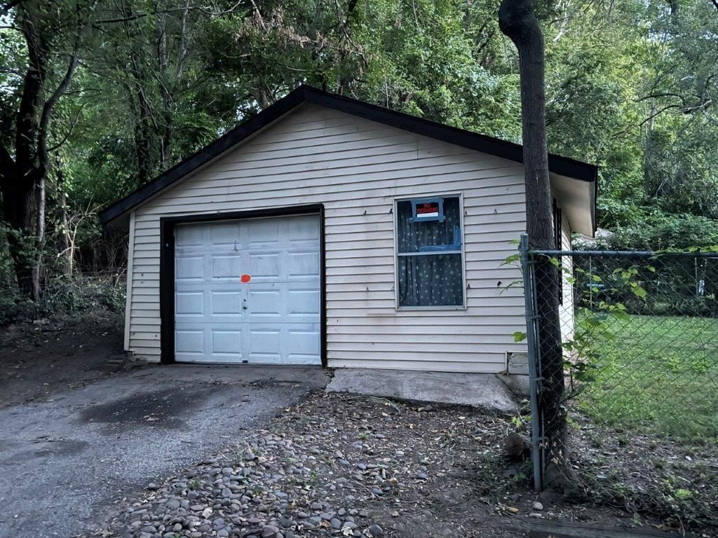 729 N Willis Avenue — photo 4