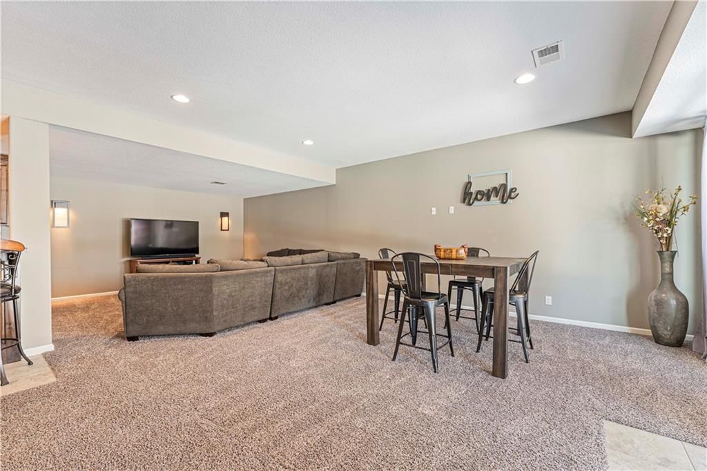 15833 W 163rd Terrace — photo 33