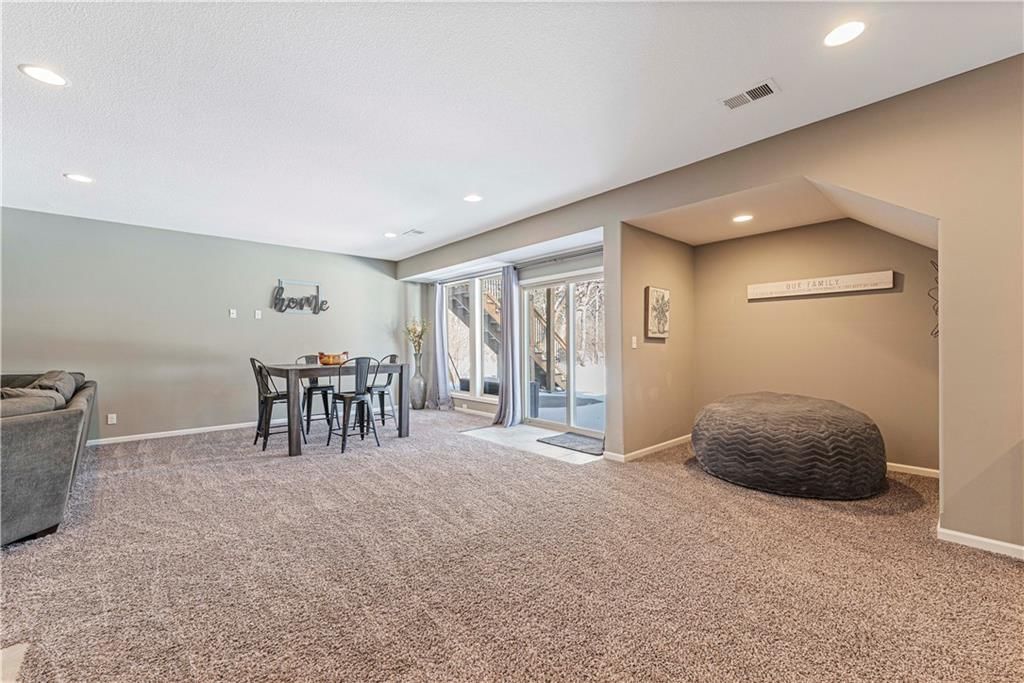 15833 W 163rd Terrace — photo 34