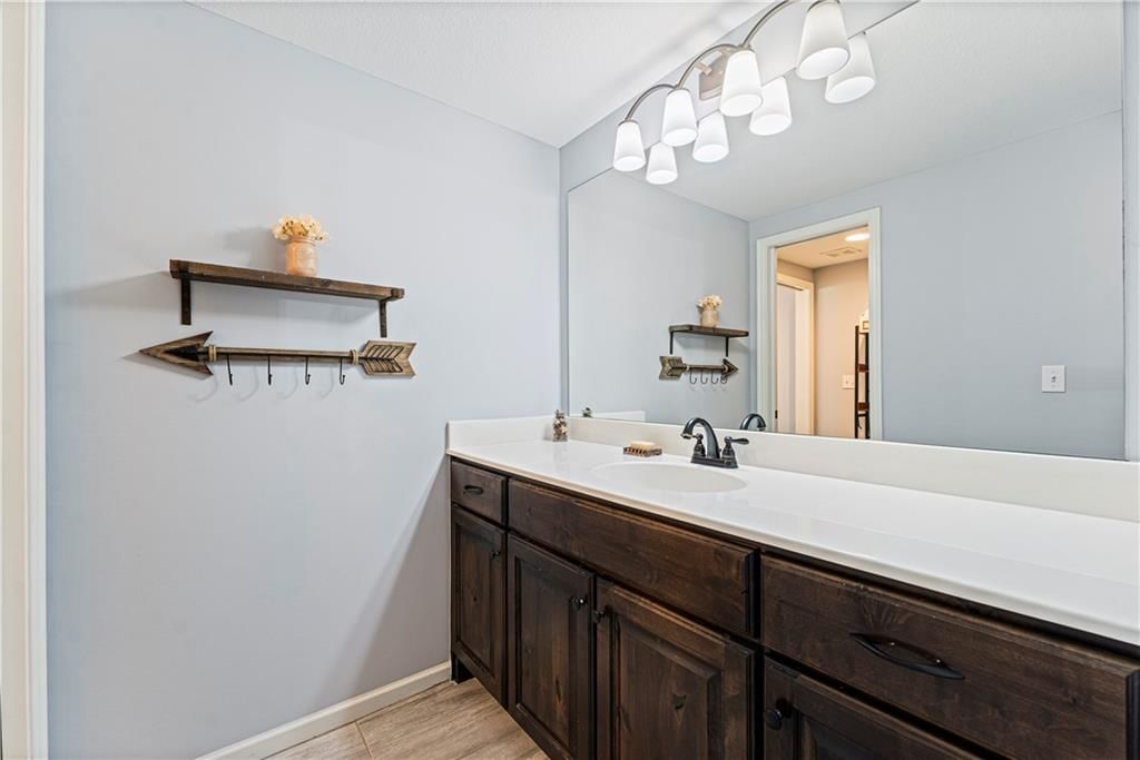 15833 W 163rd Terrace — photo 44