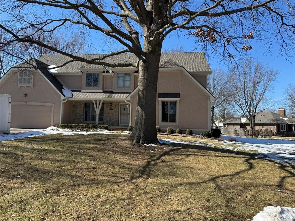 1006 SE Greenridge Drive, Lee's Summit, MO