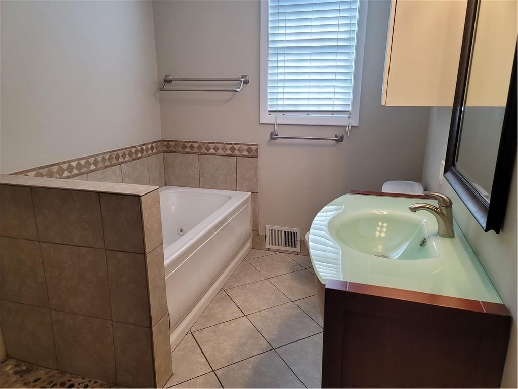 8242 Spring Valley Road — photo 13