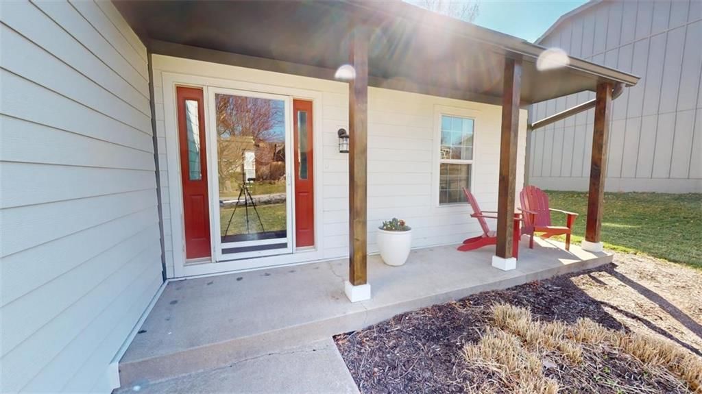 4821 Perry Lane — photo 2