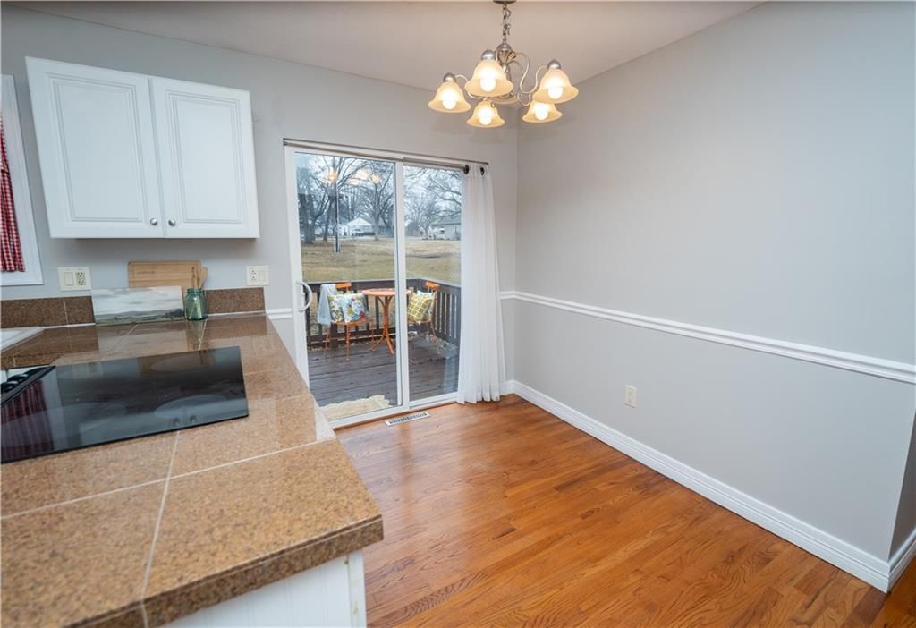 524 E 3rd Street — photo 12