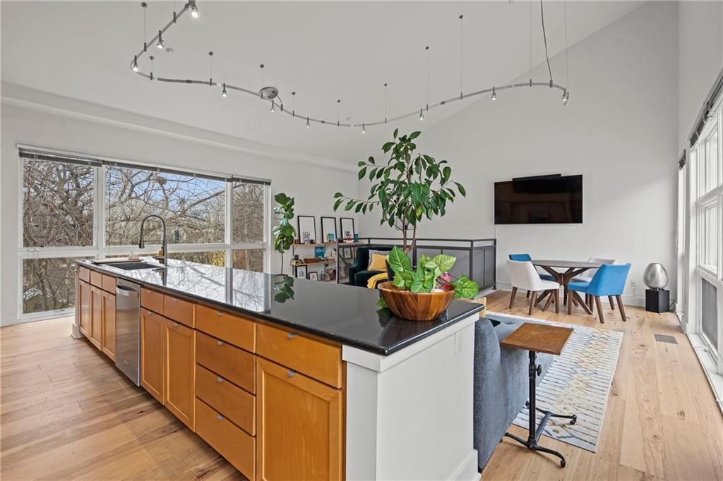 1609 Summit Street — photo 10