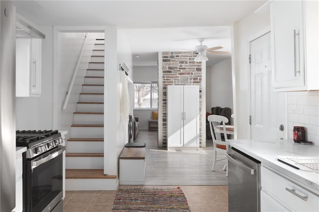 233 NE Grattan Street — photo 5