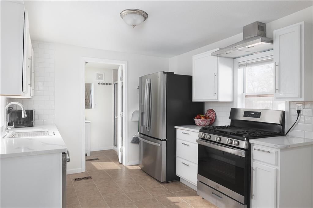 233 NE Grattan Street — photo 6