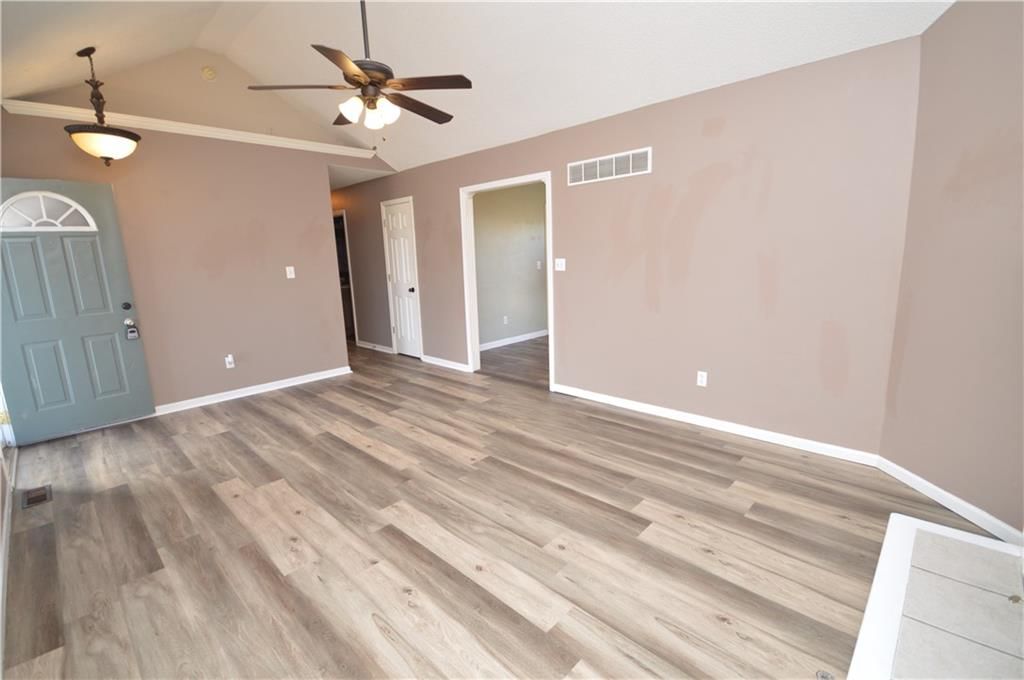 1608 N Hartford Road — photo 12