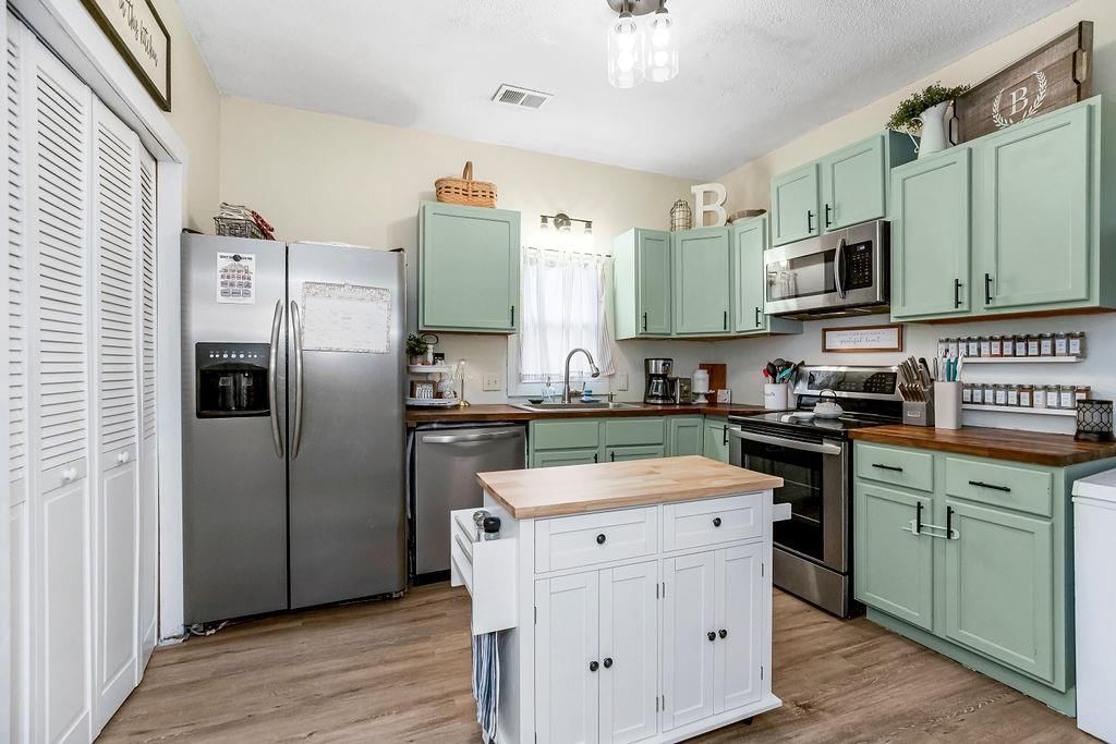 700 Green Street — photo 6