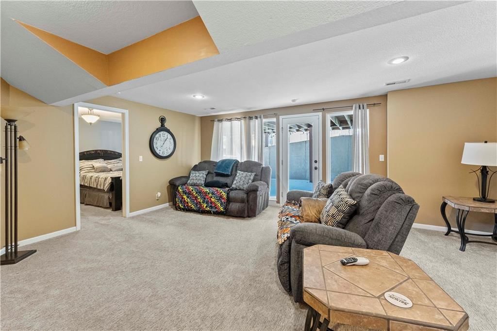 12124 Pine Valley Drive — photo 19