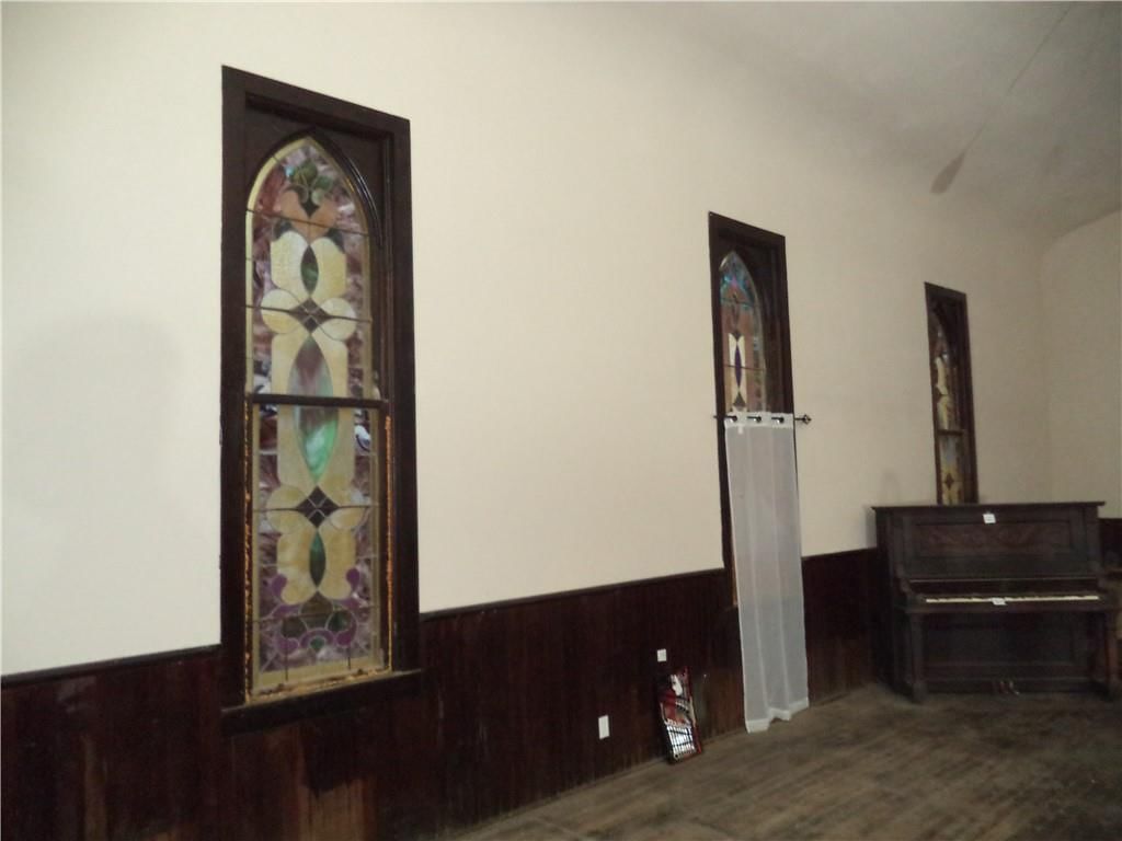 406 Montgomery Street — photo 10