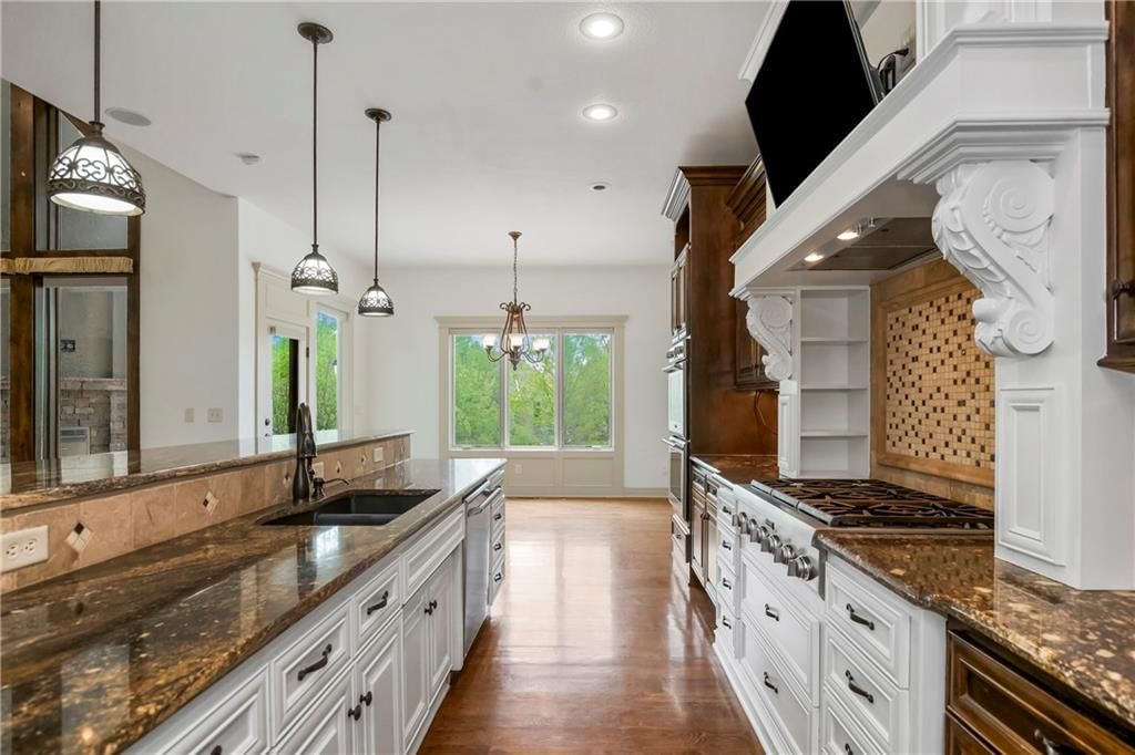 15921 King Street — photo 17