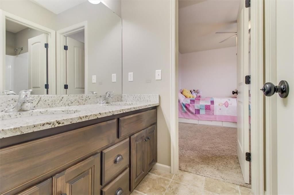 1418 Creekmor Drive — photo 14