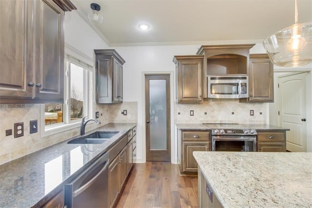 1418 Creekmor Drive — photo 9