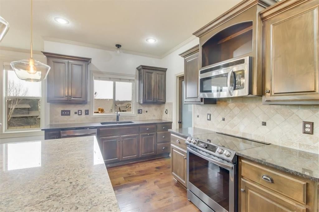 1418 Creekmor Drive — photo 10