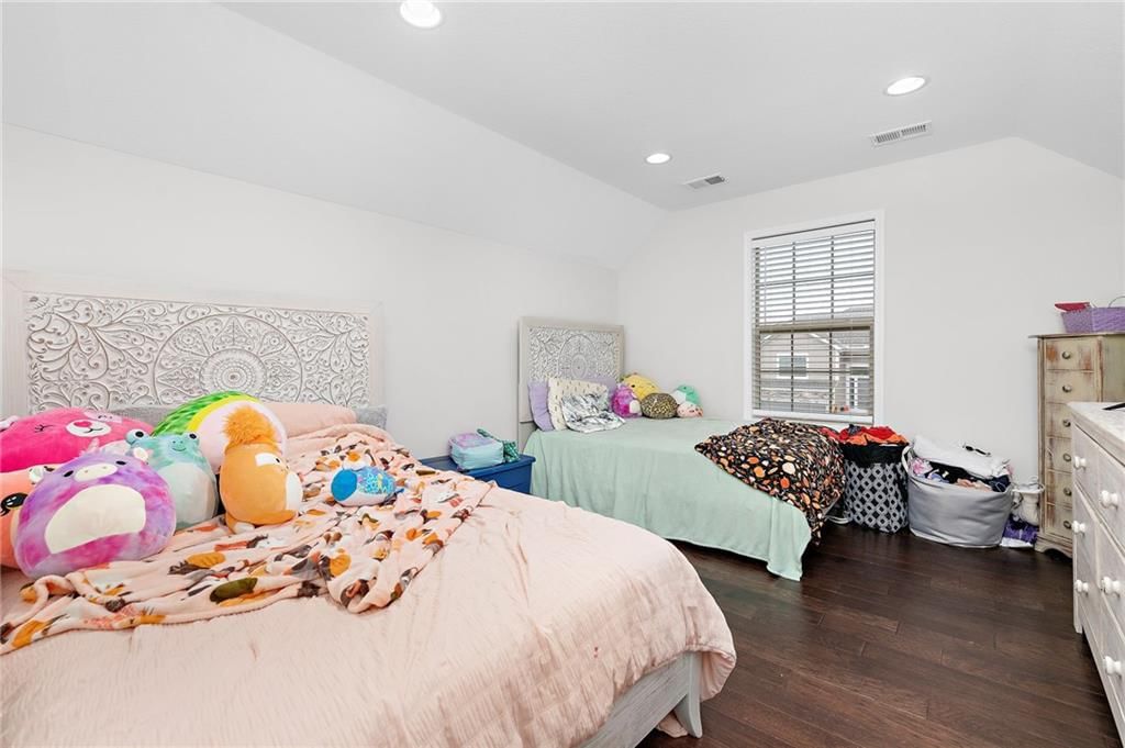 16005 Glenview Street — photo 12