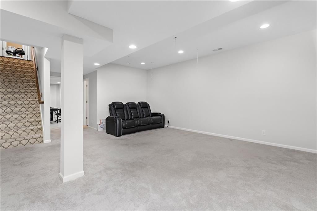 16005 Glenview Street — photo 15