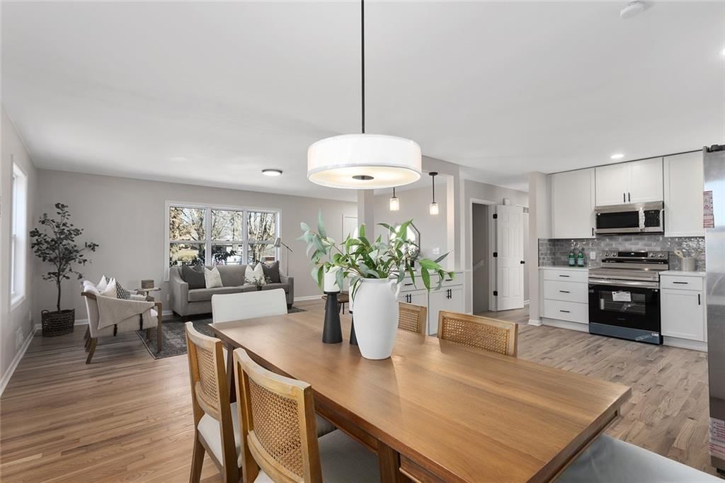 1504 Thompson Avenue — photo 11