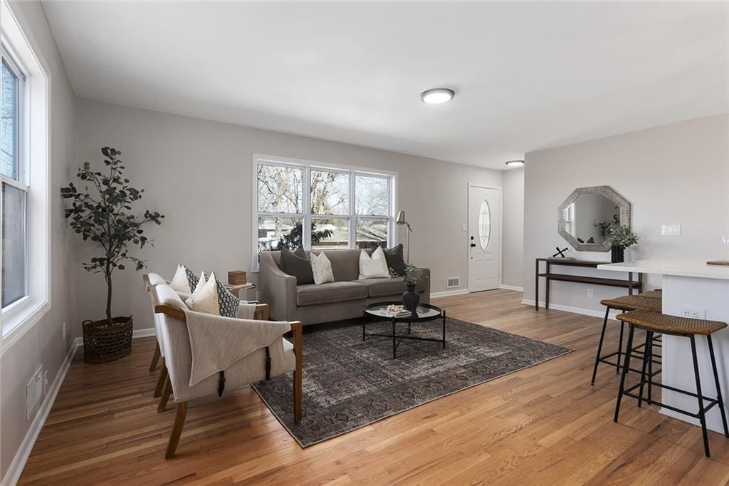 1504 Thompson Avenue — photo 14