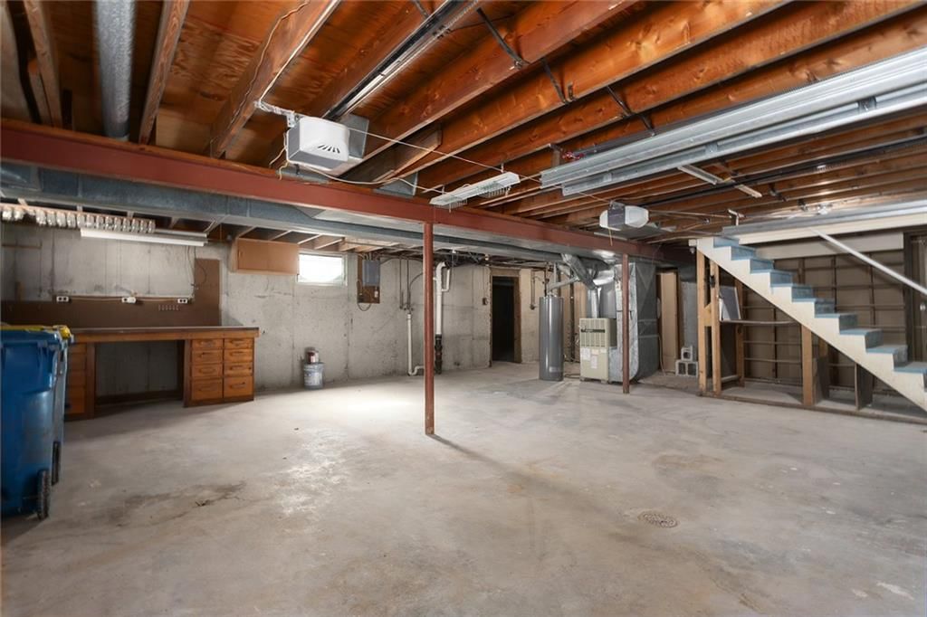 1504 Thompson Avenue — photo 29