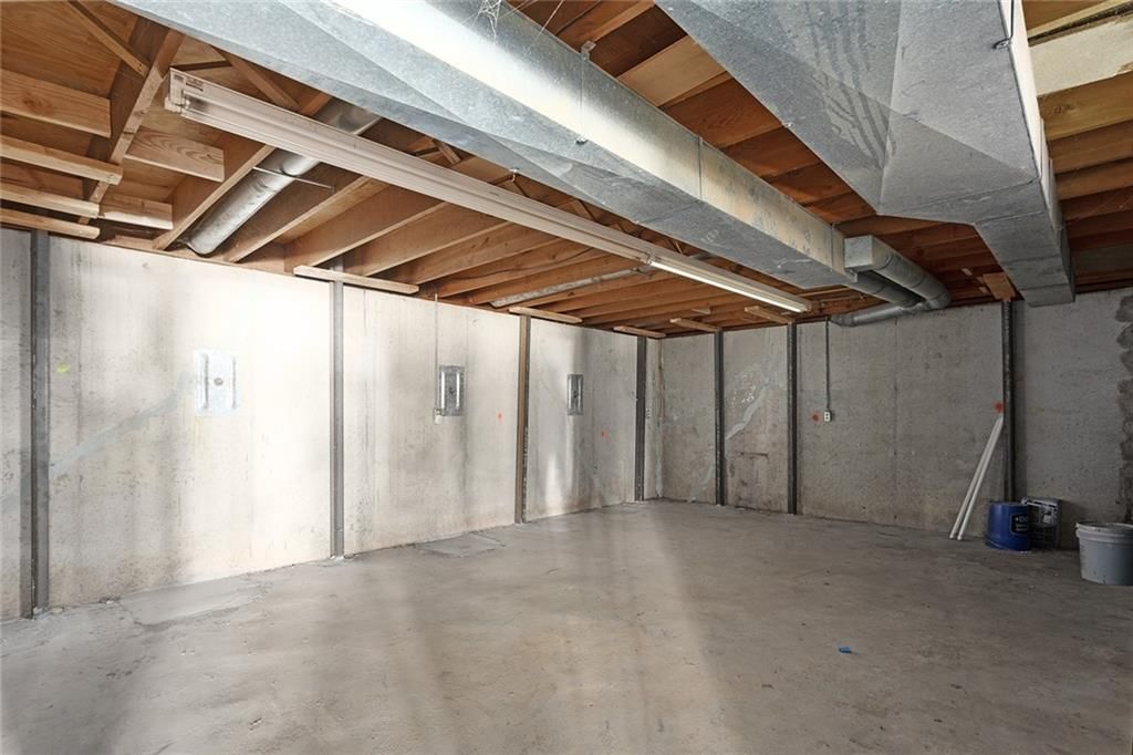1504 Thompson Avenue — photo 36