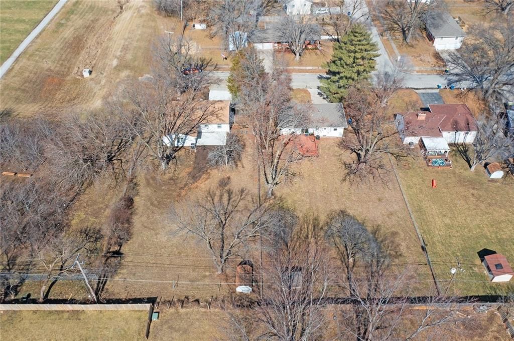 1504 Thompson Avenue — photo 41