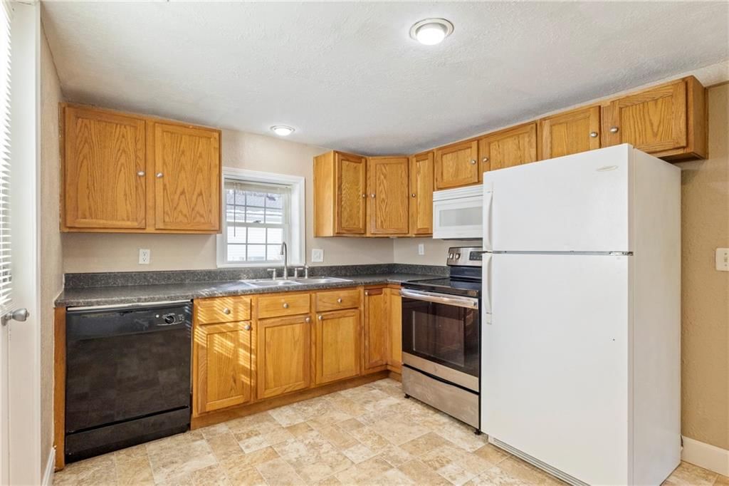 222 East Street — photo 7