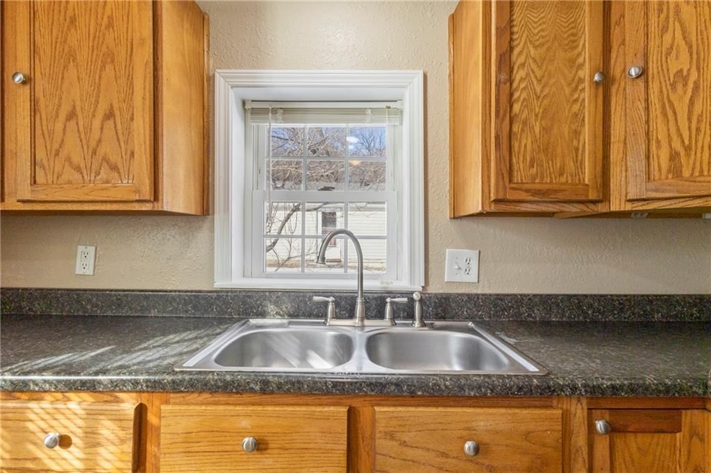 222 East Street — photo 9