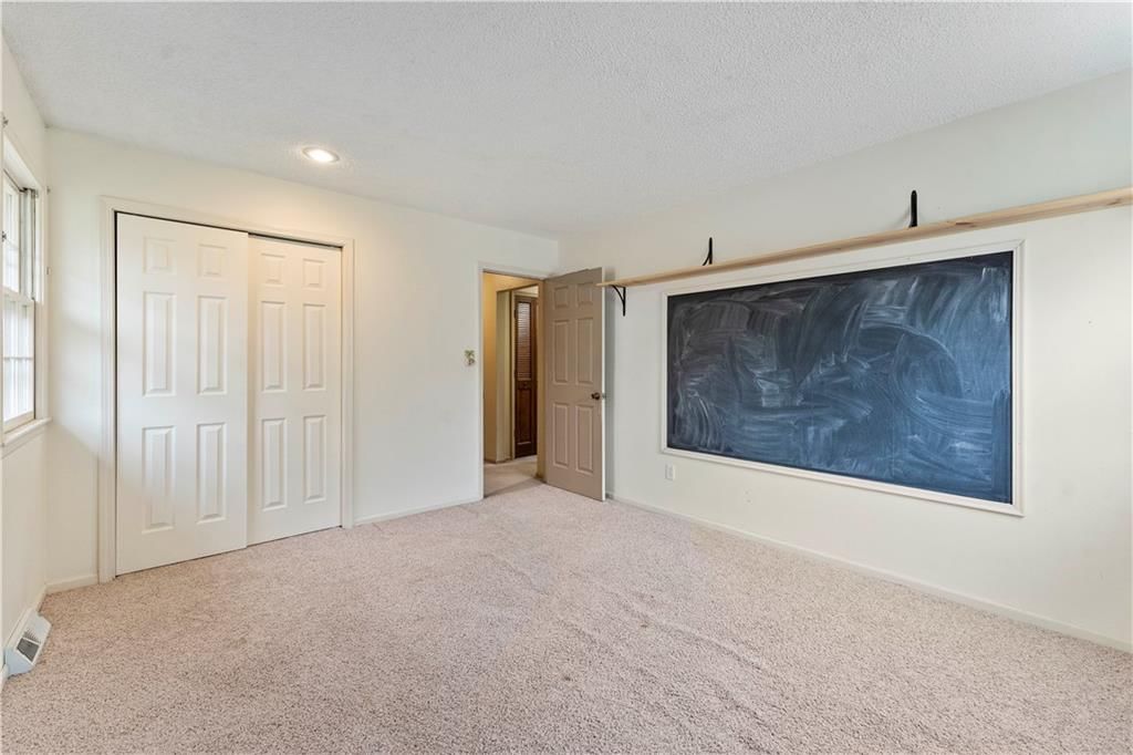 402 NE Noeleen Lane — photo 16