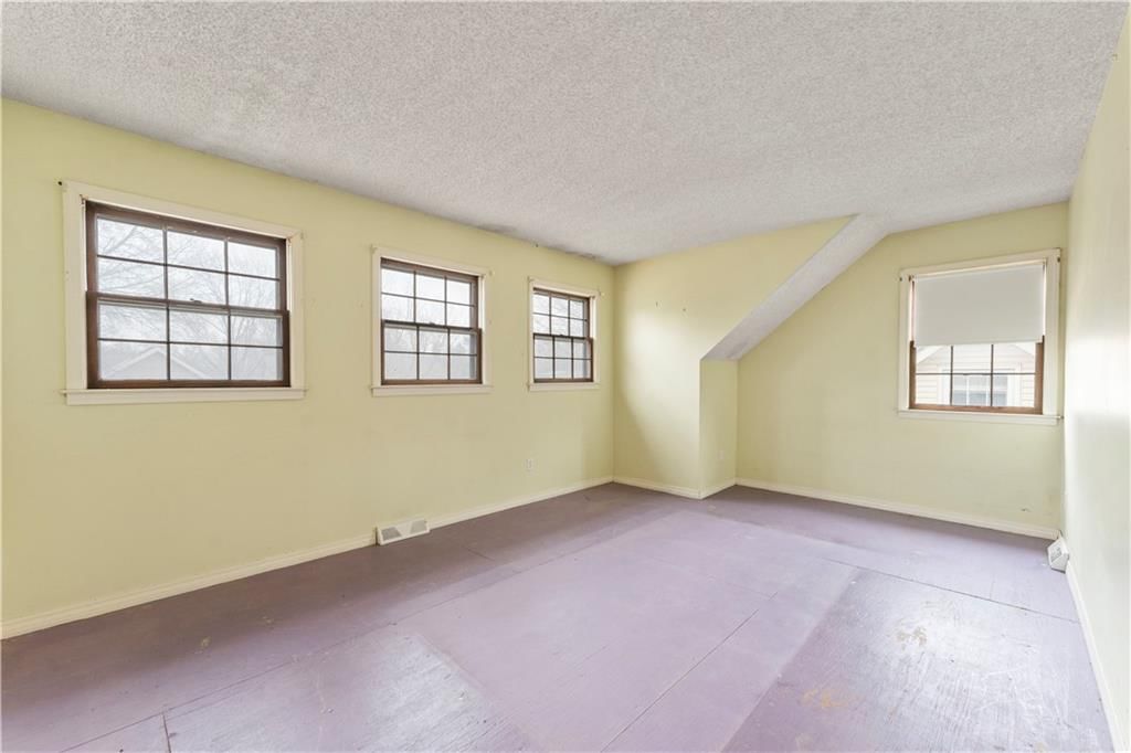 402 NE Noeleen Lane — photo 23