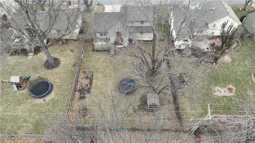 402 NE Noeleen Lane — photo 29