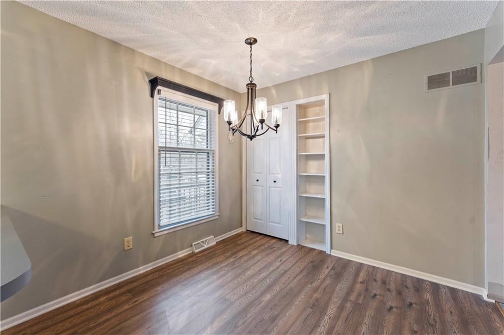 402 NE Noeleen Lane — photo 10