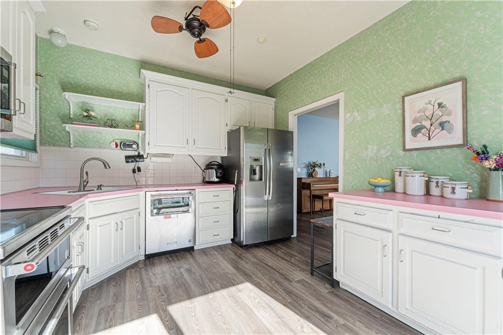 16344 S Brentwood Street — photo 2