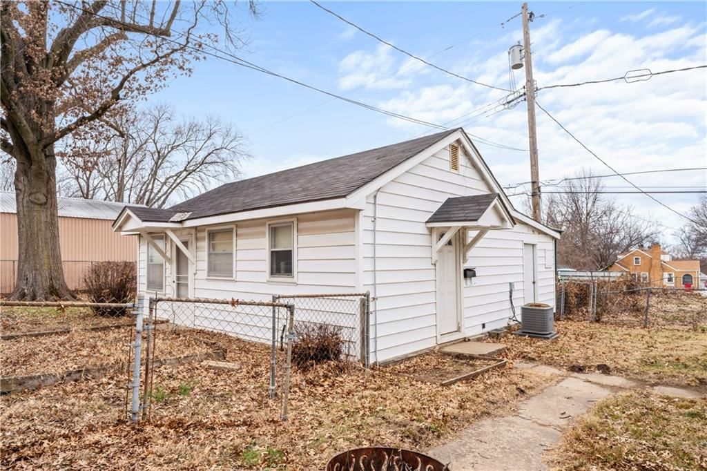 9608 E 33rd Street — photo 16