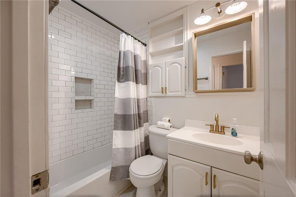 7708 W 96th Street — photo 16