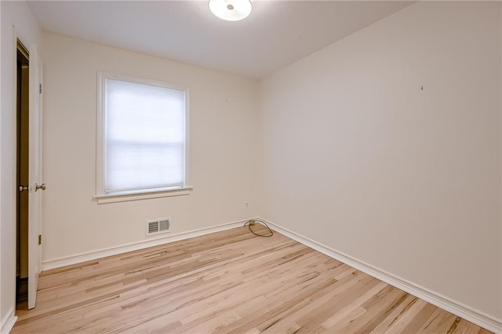 7708 W 96th Street — photo 17