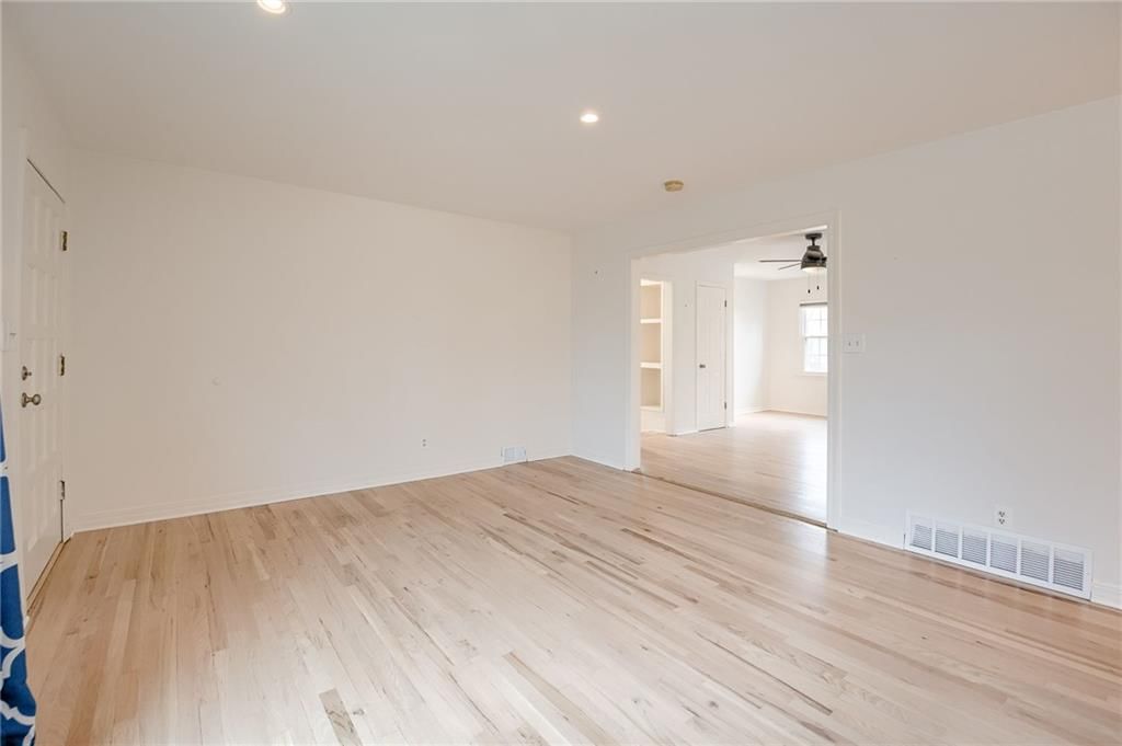 7708 W 96th Street — photo 5