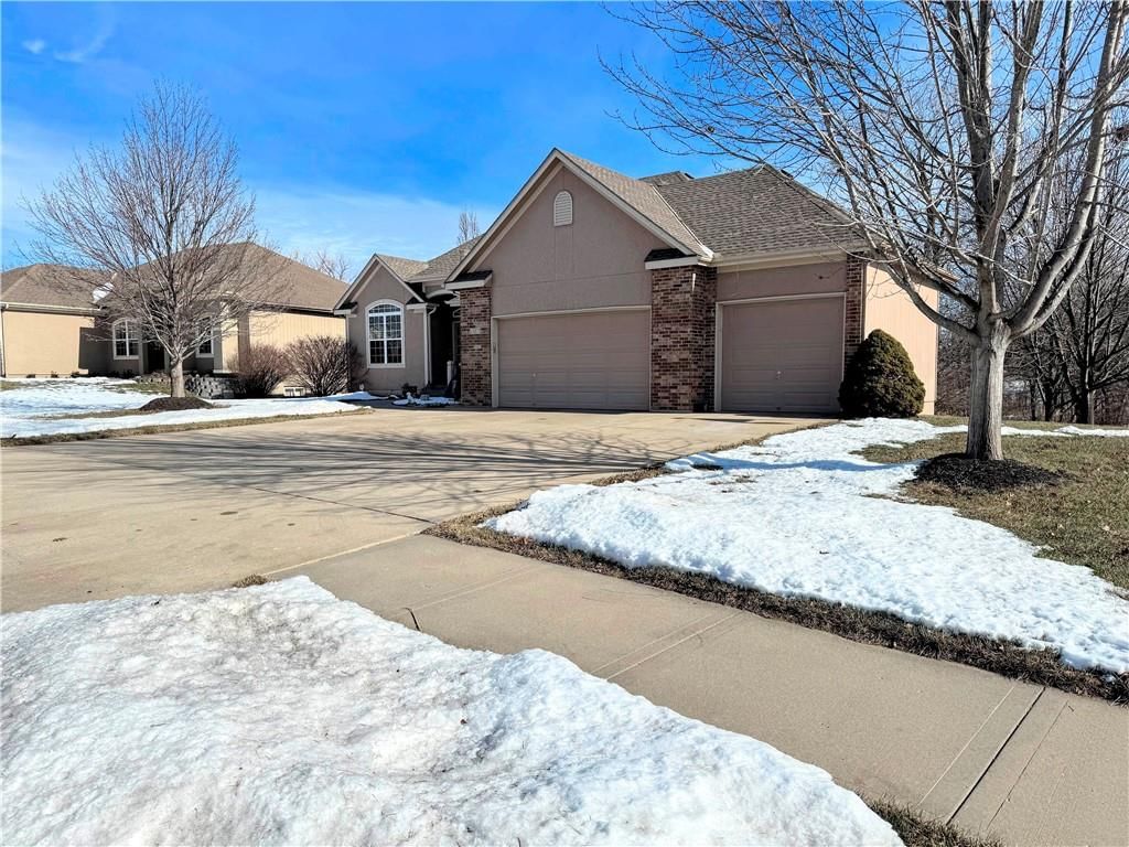 407 S Fox Ridge Drive — photo 2