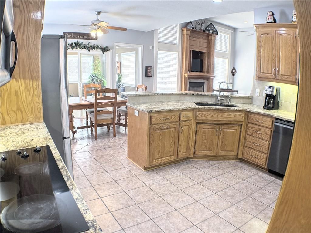 407 S Fox Ridge Drive — photo 12