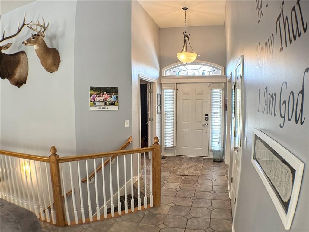 407 S Fox Ridge Drive — photo 4