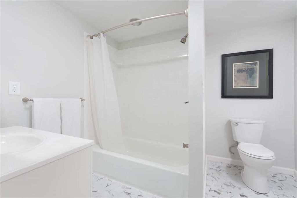9816 Farley Lane — photo 32