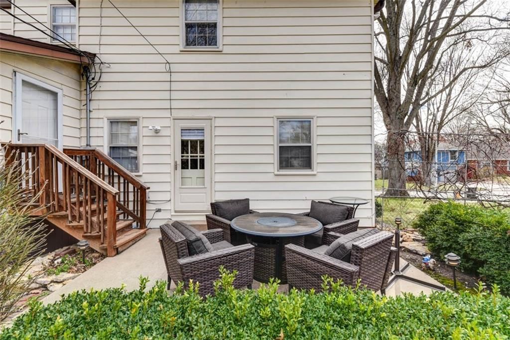9816 Farley Lane — photo 49