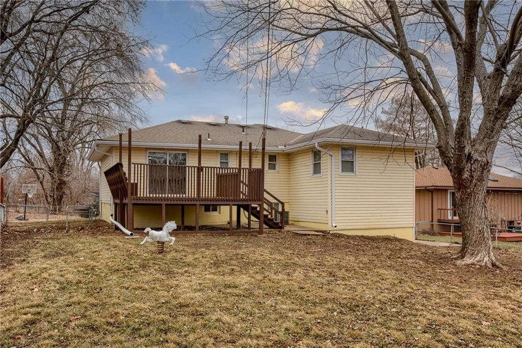 215 SW 19th Street — photo 32