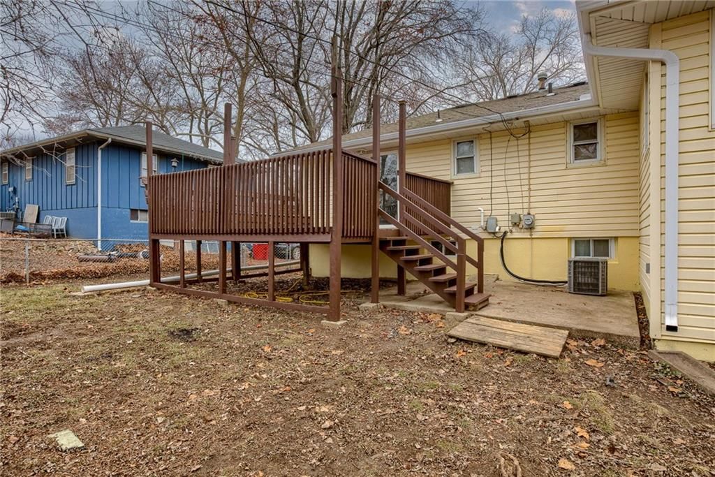 215 SW 19th Street — photo 33