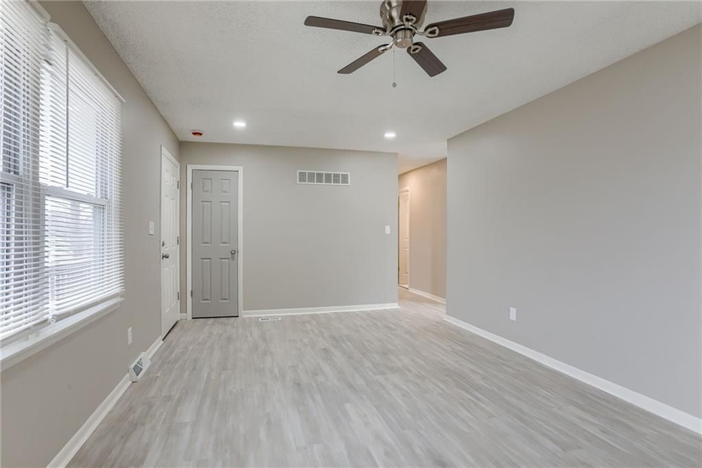 215 SW 19th Street — photo 5