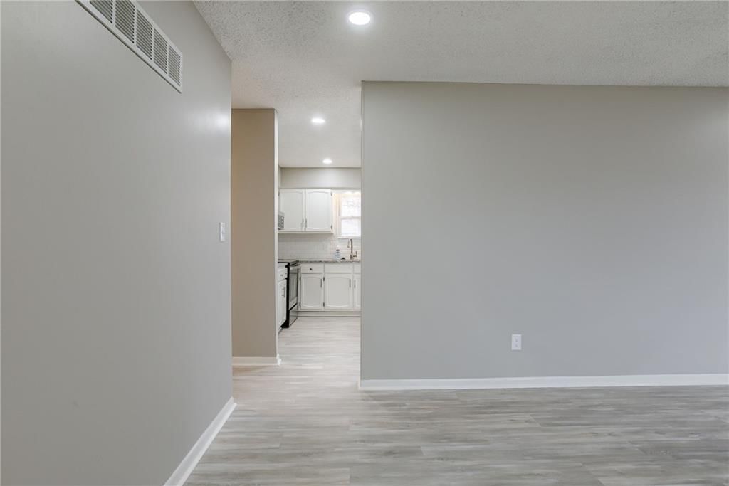 215 SW 19th Street — photo 9